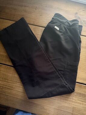 Figs Straight Leg Scrub Pants in Black with Gray Drawstring